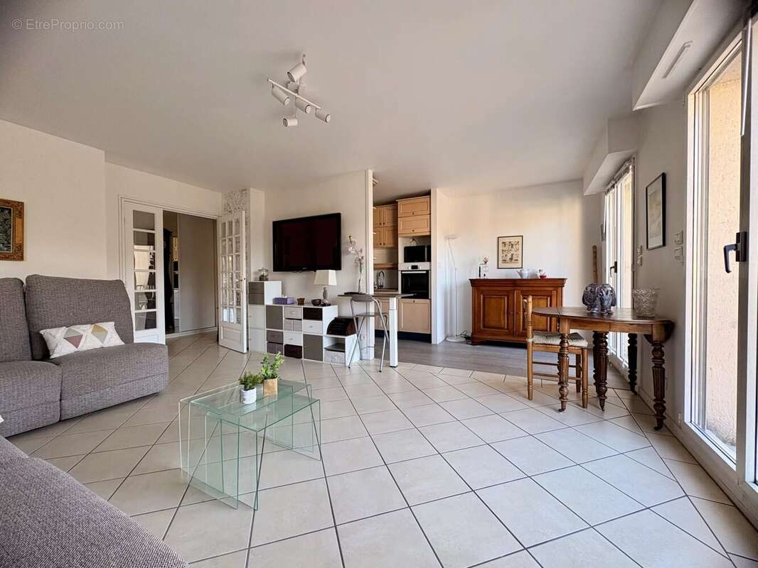 Appartement à LE PLESSIS-TREVISE