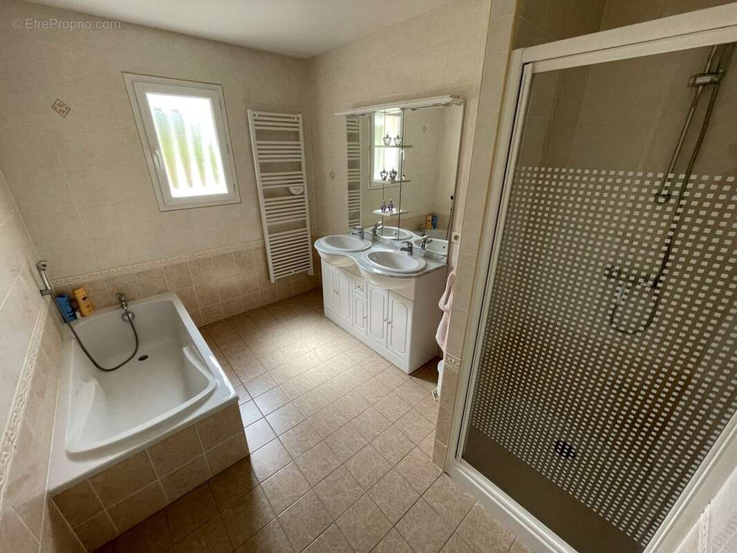 Maison 106 m² à Saint-Julien-L'ars  - photo 5