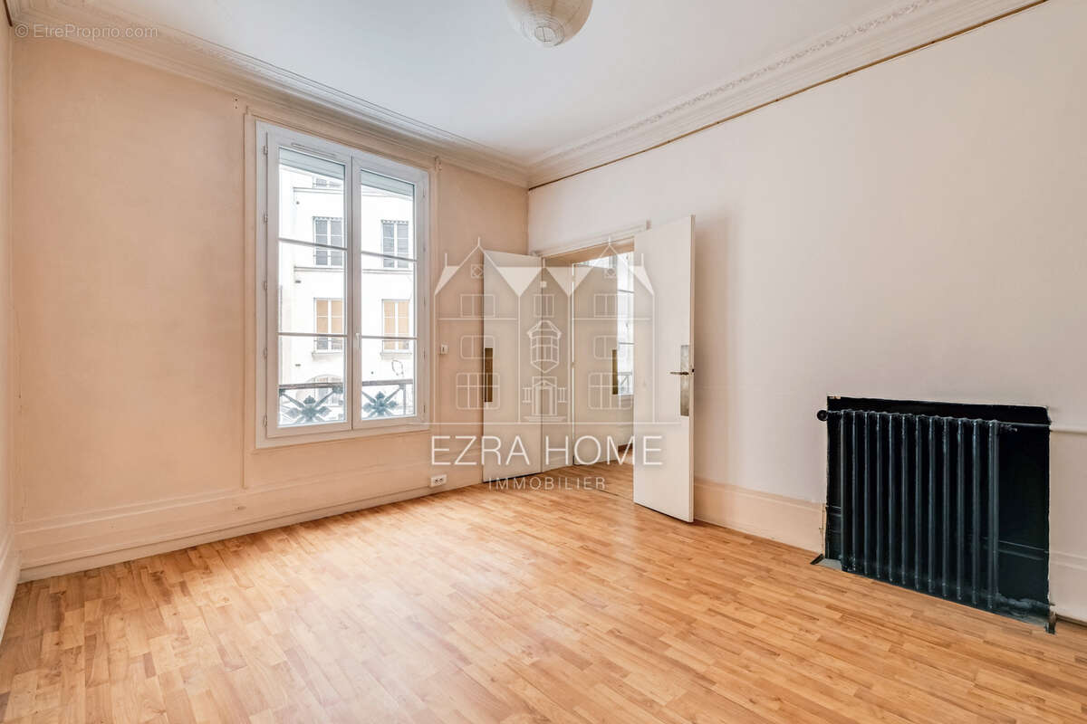 Appartement à PARIS-10E