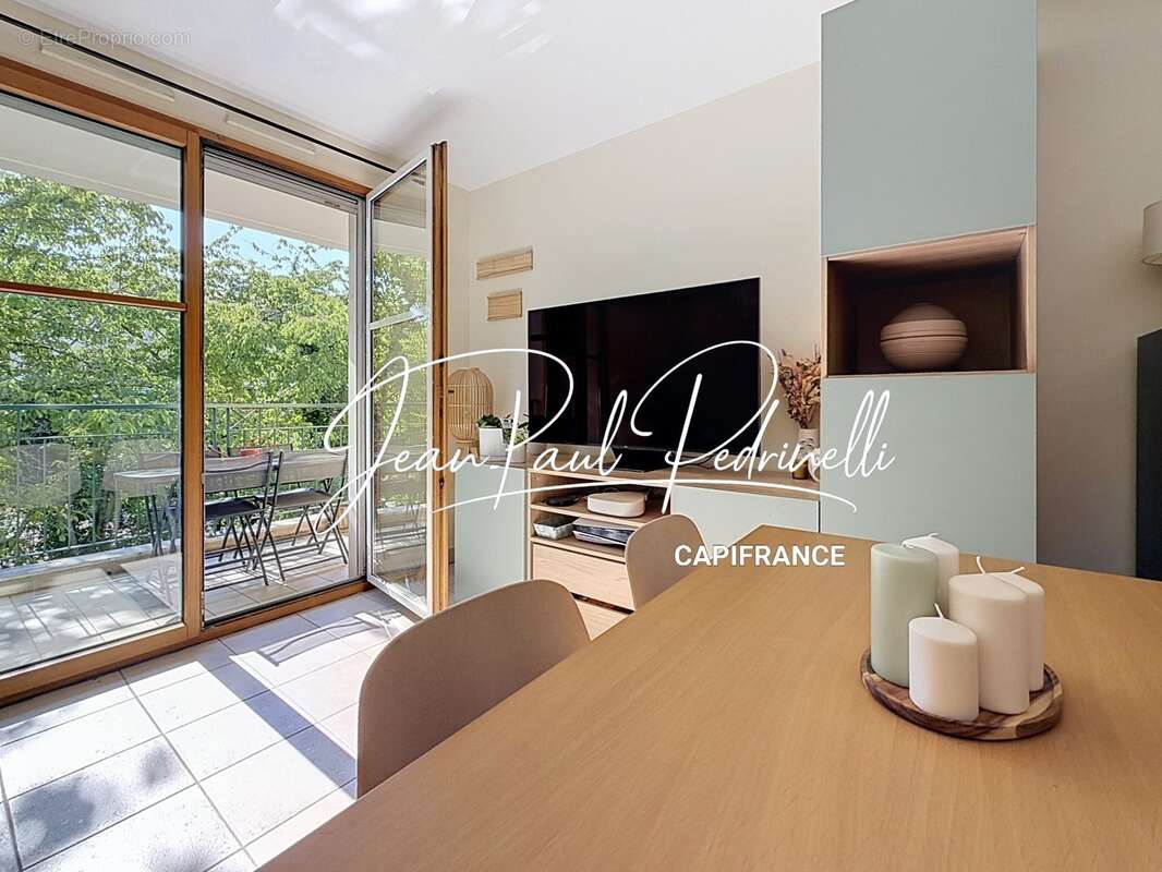 Tassin-la-Demi-Lune - Appartement 2 pièces de 48 m² avec balcon, parking privatif et cave - résidence sécurisée récente - photo 16