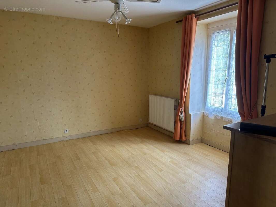 Maison à SAINT-MAURICE-LA-CLOUERE