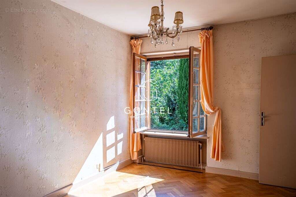 Maison à SAINT-CYR-AU-MONT-D'OR