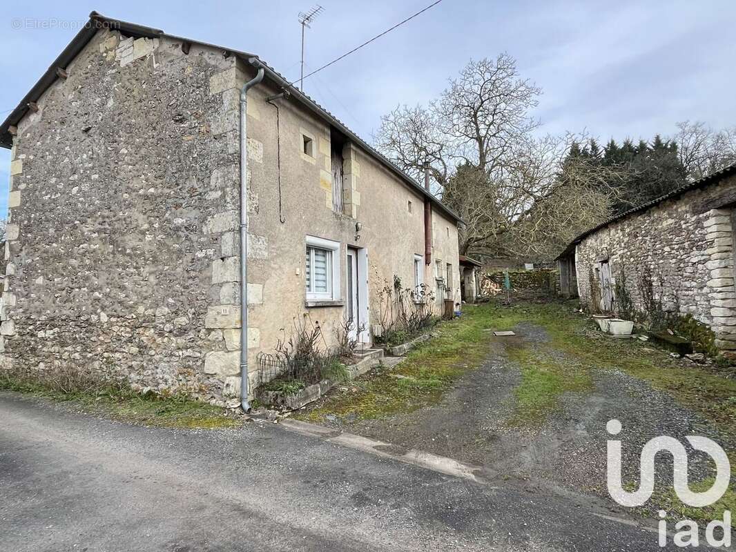 Maison 56 m² à Monthoiron  - photo 8