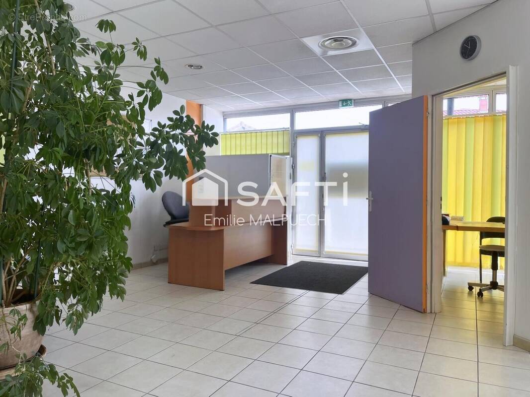 Photo 1 - Commerce à LESPINASSE