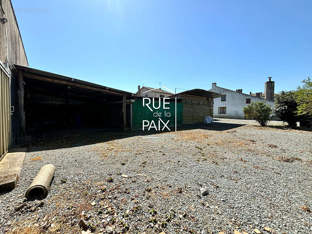 Maison à SAINT-GERMAIN-DE-LONGUE-CHAUME