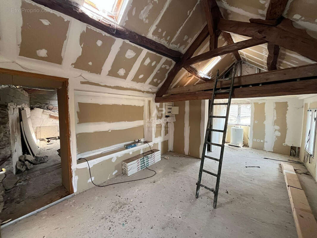 Appartement à MENUCOURT