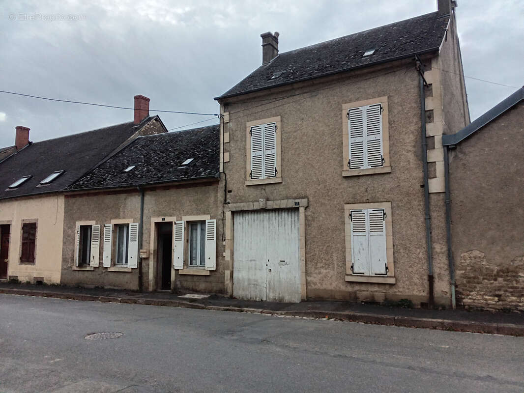 Maison à NERONDES