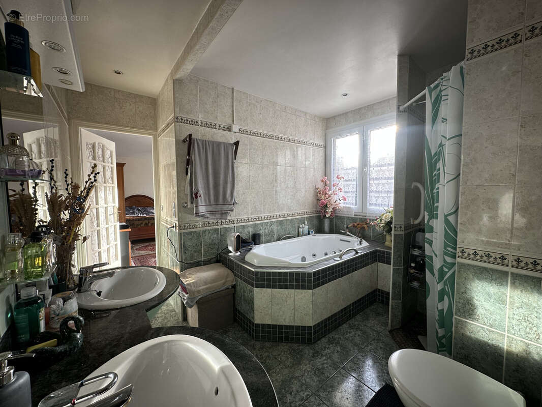 Maison à CHAMPIGNY-SUR-MARNE