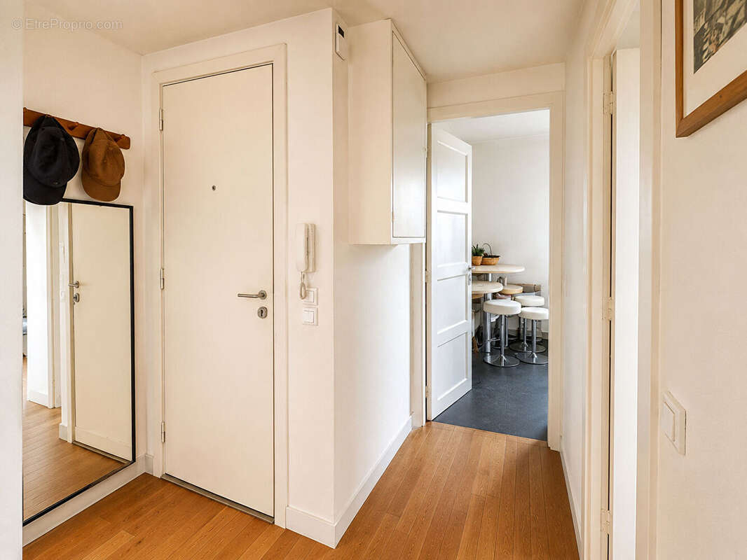Appartement à PARIS-14E
