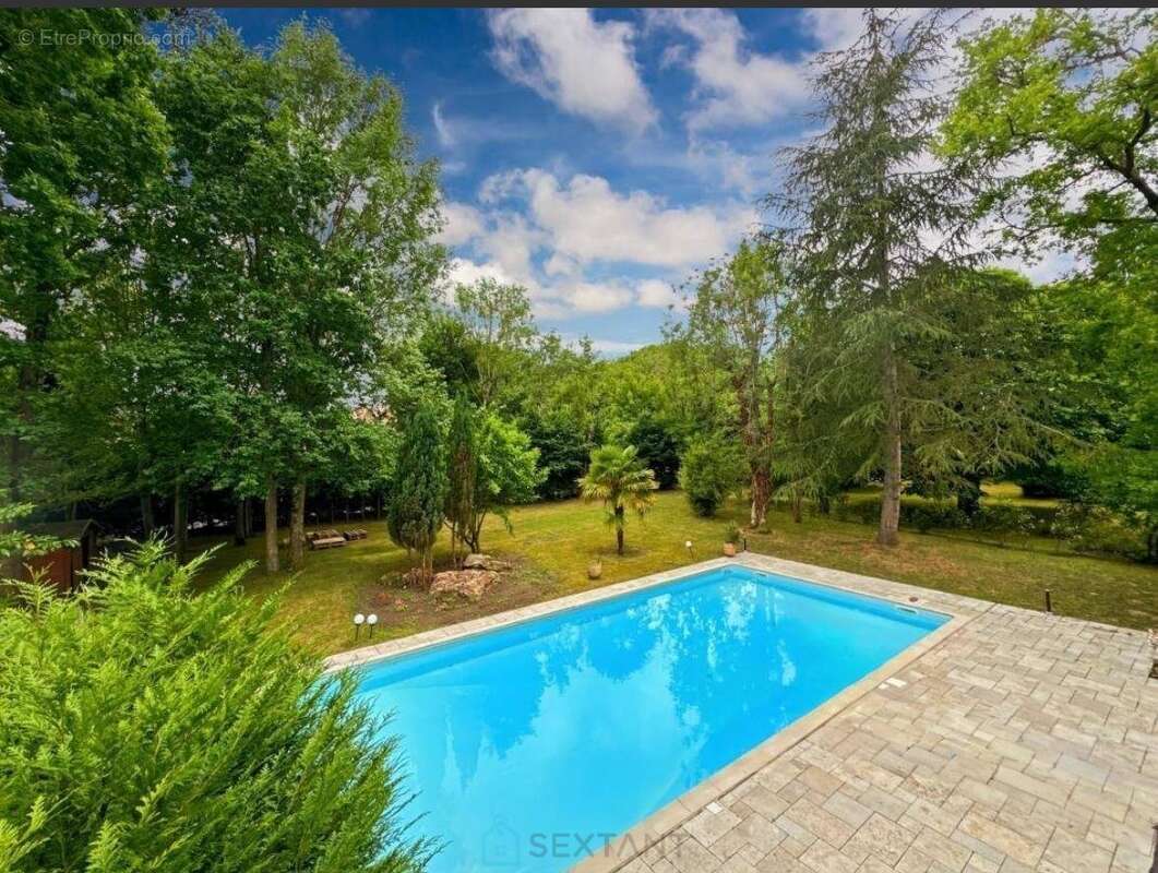 Maison à SAINT-SAUVEUR-SUR-ECOLE