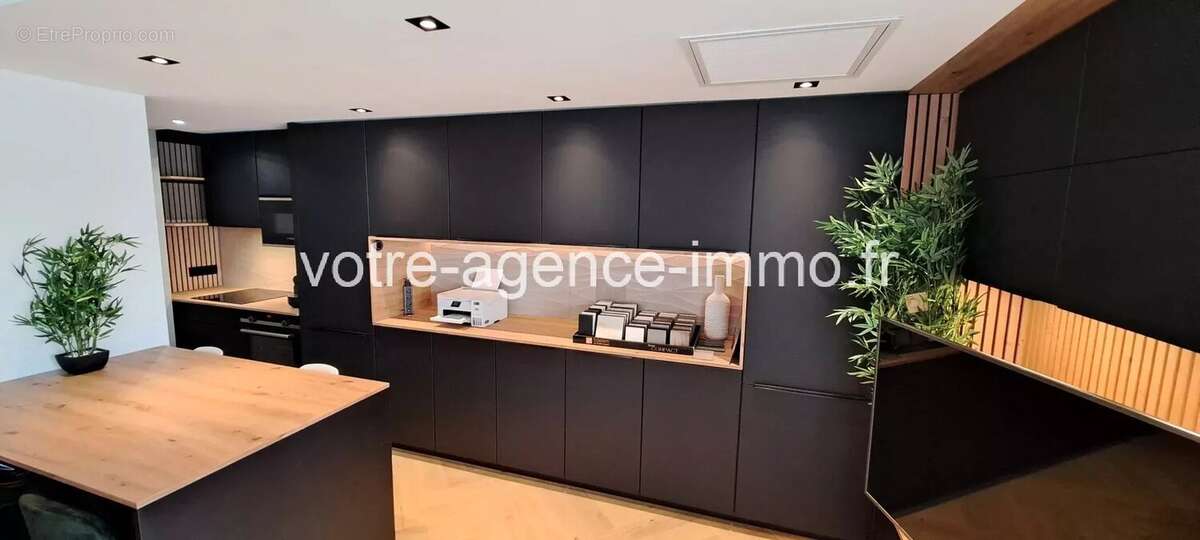 Appartement à SAINT-LAURENT-DU-VAR