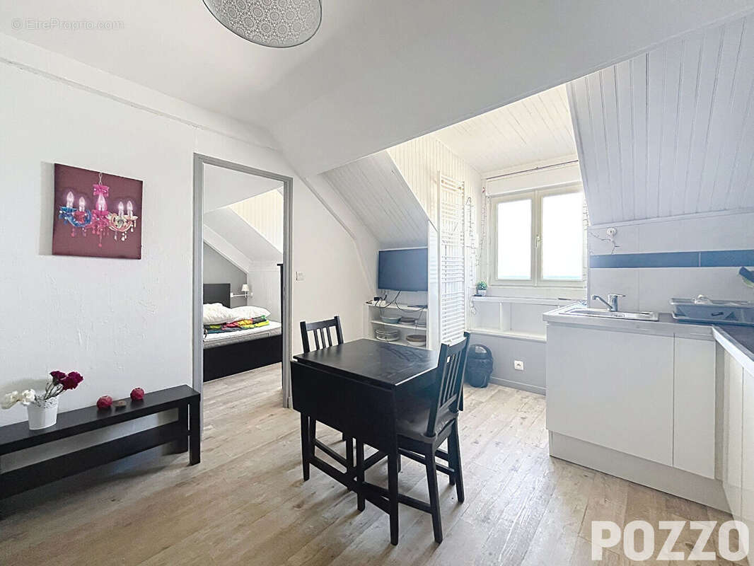 A Vendre  Appartement  2 pièce(s)   Vue mer LUC SUR MER  (14530) - photo 2
