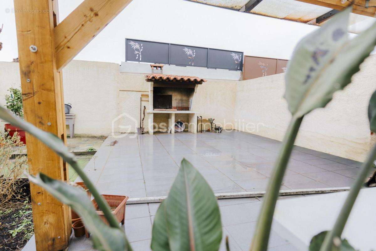 Maison à PEYRESTORTES