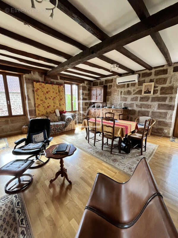 Maison à VARS-SUR-ROSEIX