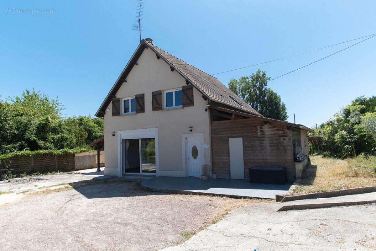 Maison à LEUVILLE-SUR-ORGE