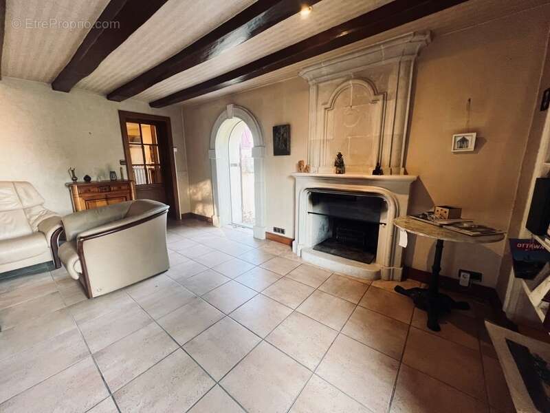 Maison à VAUX-SUR-VIENNE