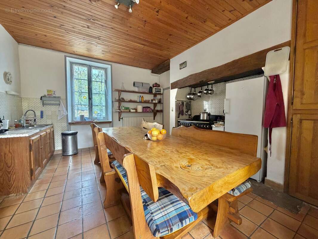 Maison 233 m² à Saint-Vincent-De-Cosse  - photo 6