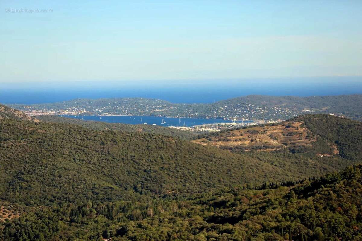 Maison à LA GARDE-FREINET