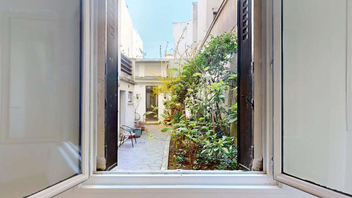 Appartement à PARIS-14E