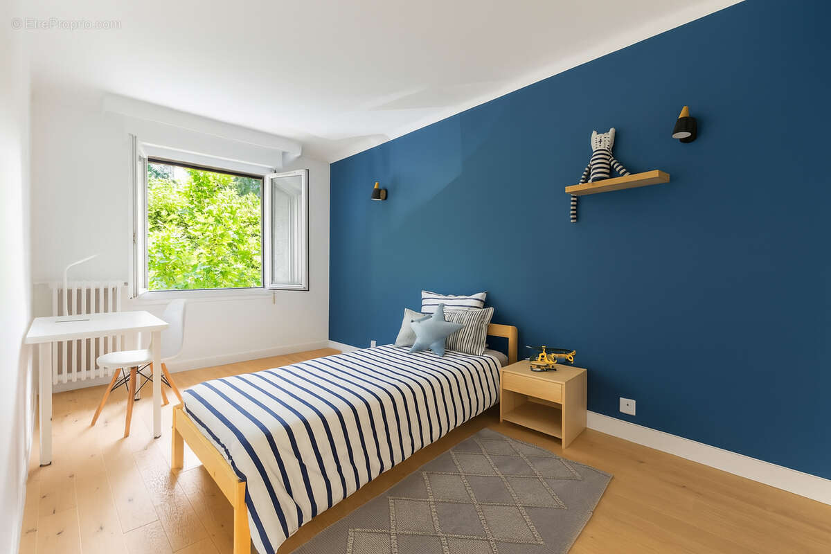 Appartement à COURBEVOIE