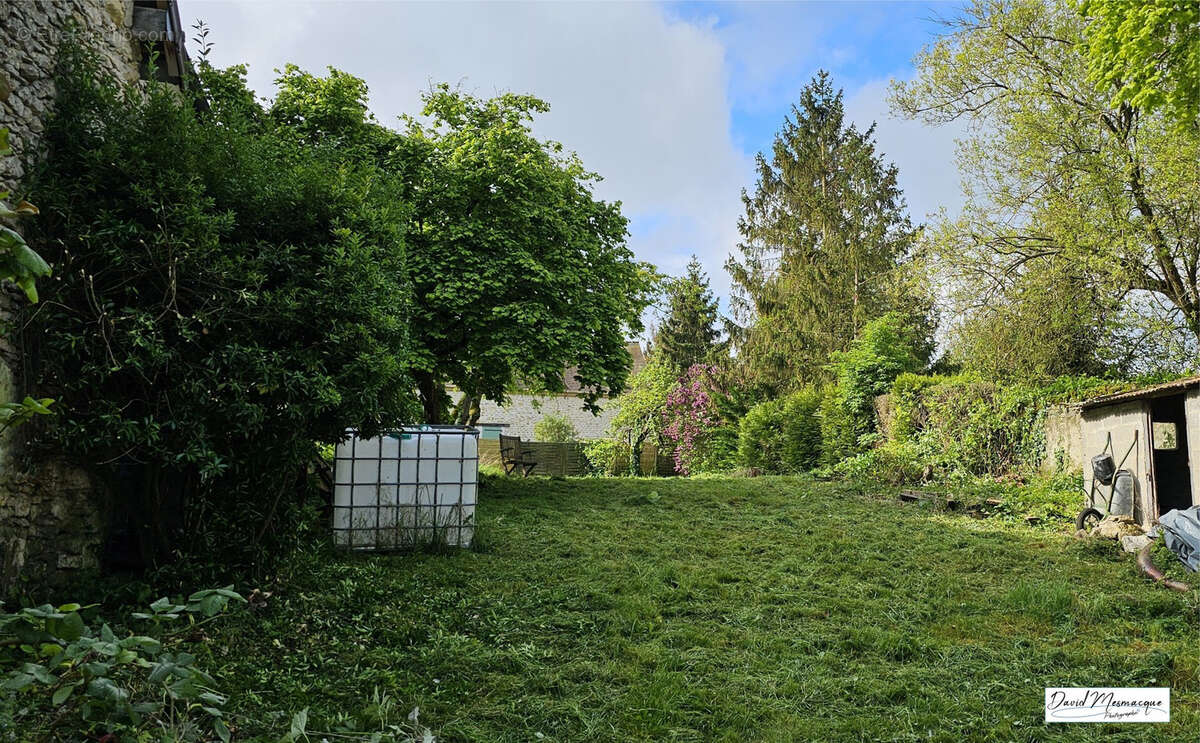 À Chérence, propriété de 280m2 avec travaux et maison habitable - photo 3