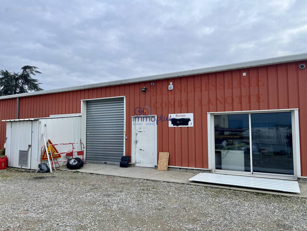 Commerce à MOURS-SAINT-EUSEBE