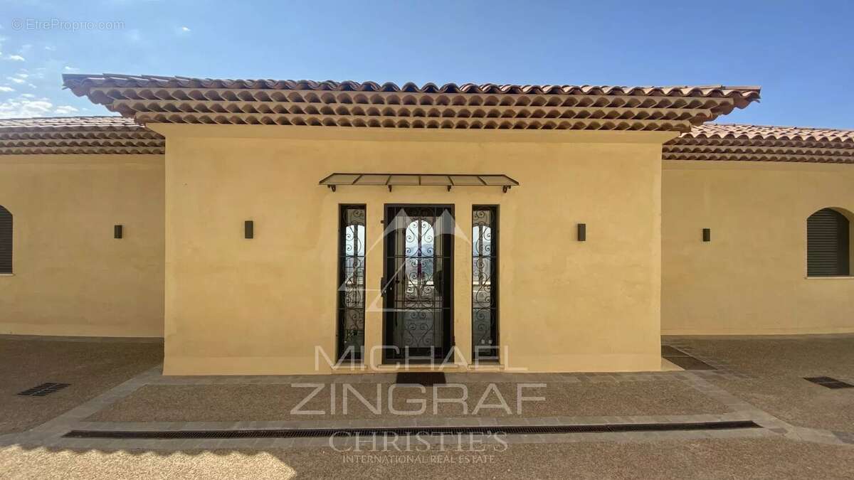 Villa au style épuré sur les balcons de la Riviera - photo 16