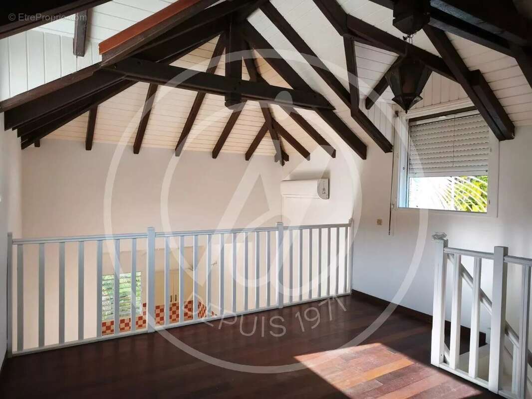 Maison à BAIE-MAHAULT