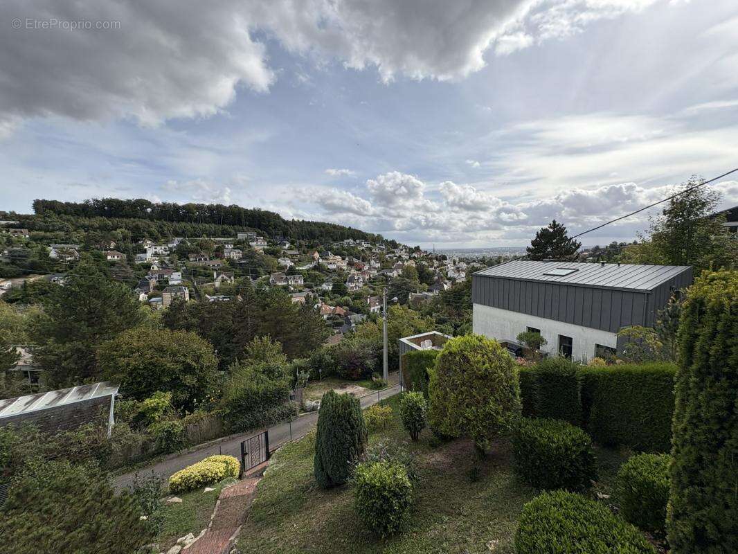 Maison à MONT-SAINT-AIGNAN