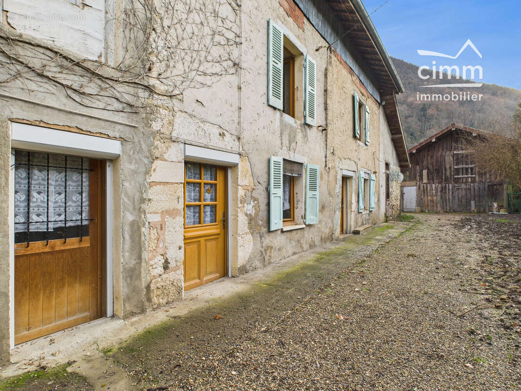 Maison à SAINT-QUENTIN-SUR-ISERE