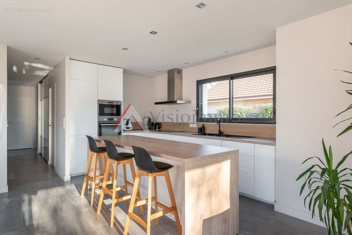 Maison à VARCES-ALLIERES-ET-RISSET