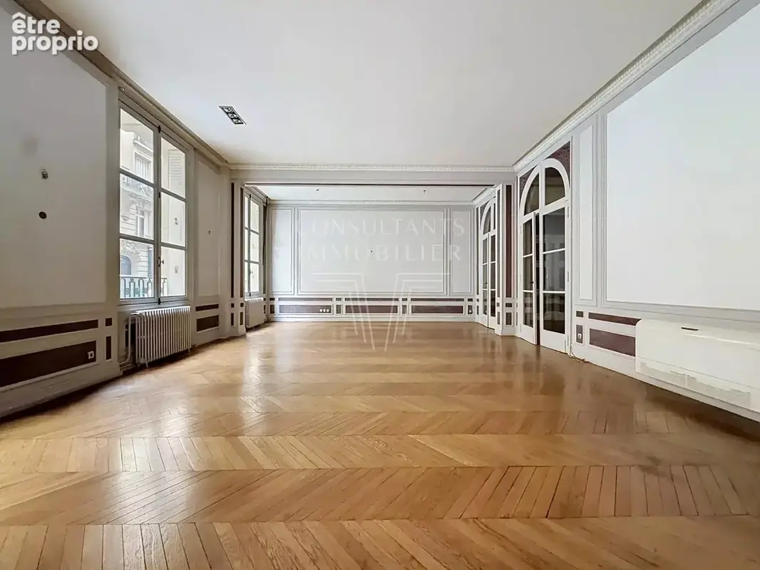 Place victor hugo/boissiere. appartement aux superbes volumes - photo 4