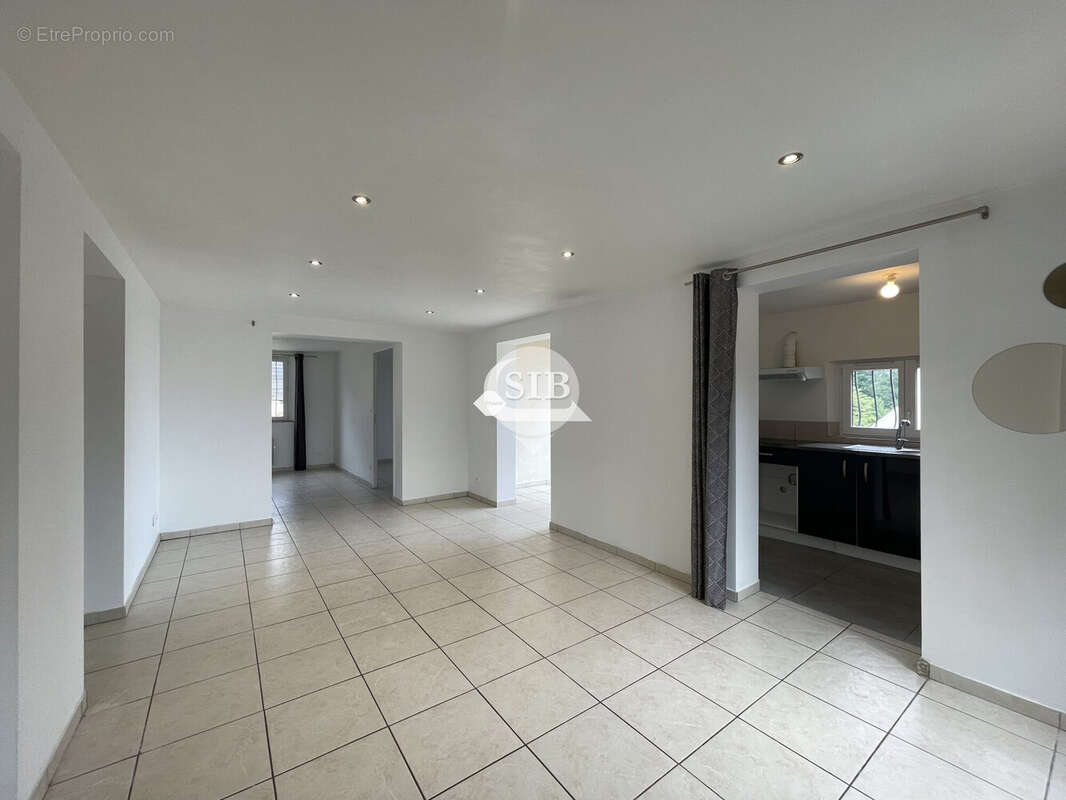 Appartement à LA VILLE-DU-BOIS