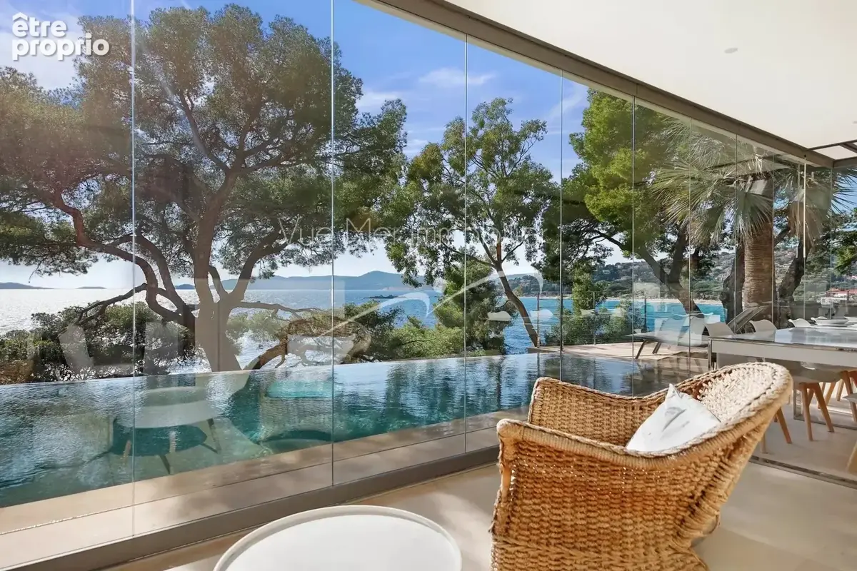 Juste Magique !  Somptueuse Villa Pieds dans l'eau accès mer au LAVANDOU - photo 8