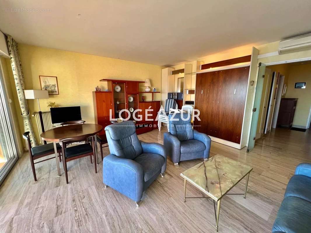 Appartement à VALLAURIS