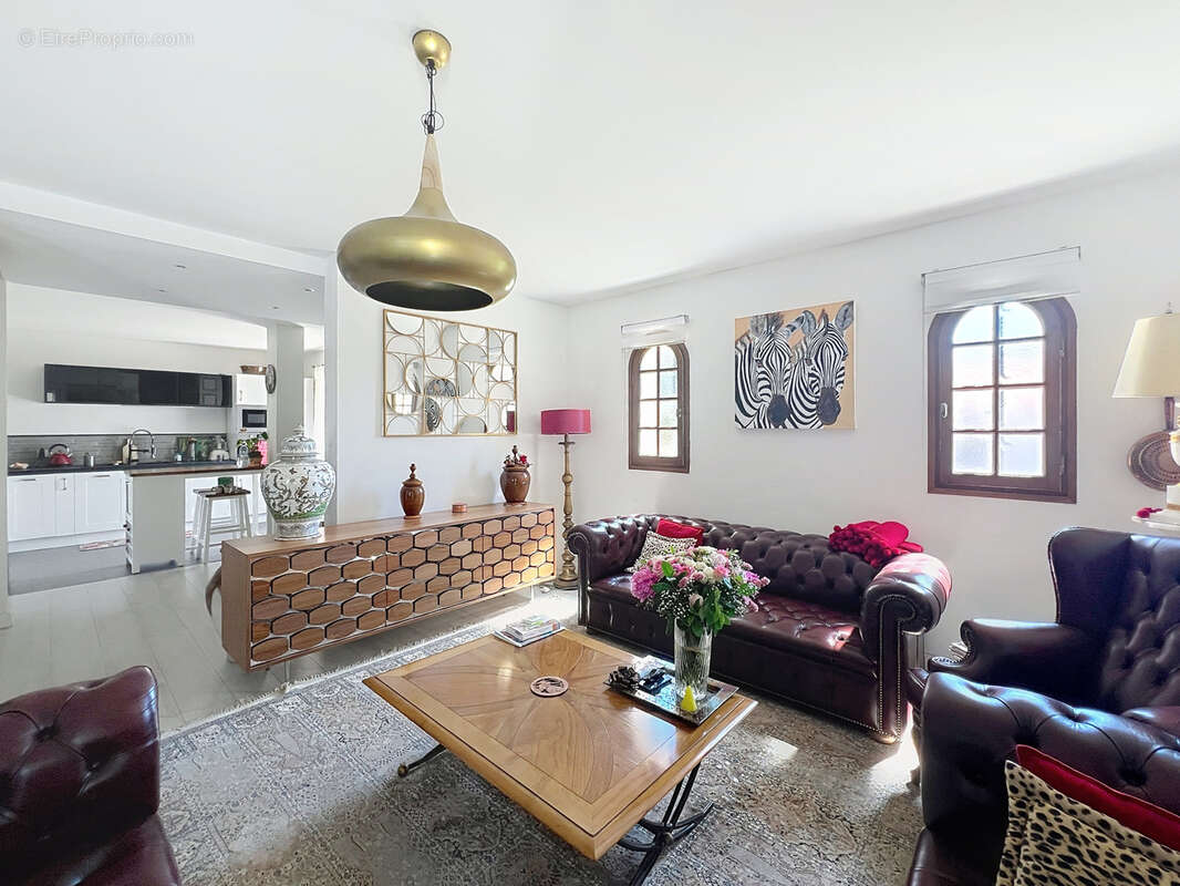 Maison à VILLELONGUE-DELS-MONTS