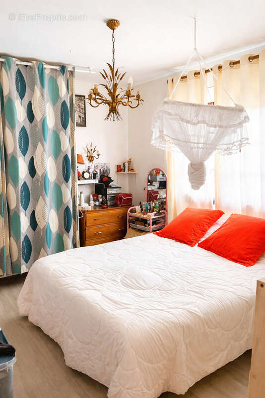 Maison à BEYCHAC-ET-CAILLAU