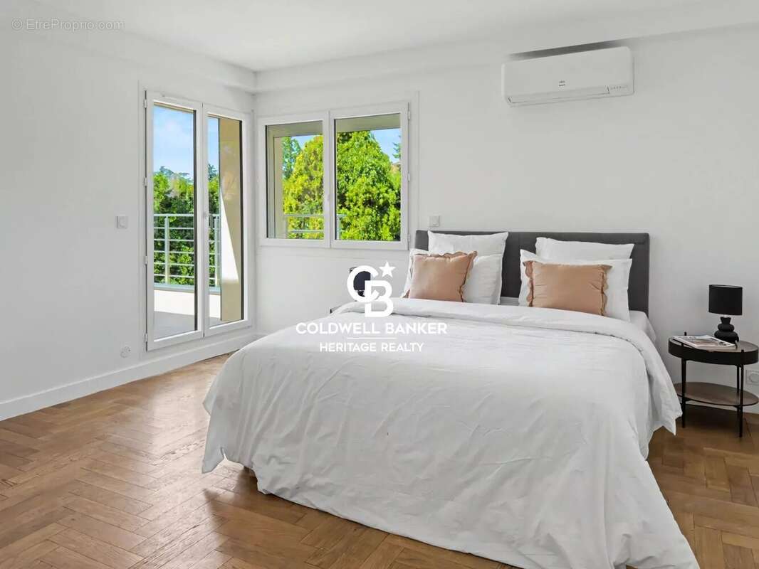 DARDILLY  – Appartement 124 m² entièrement rénové – Vue exceptionnelle sur les Monts du Lyonnais – Jardin et terrasse - photo 7