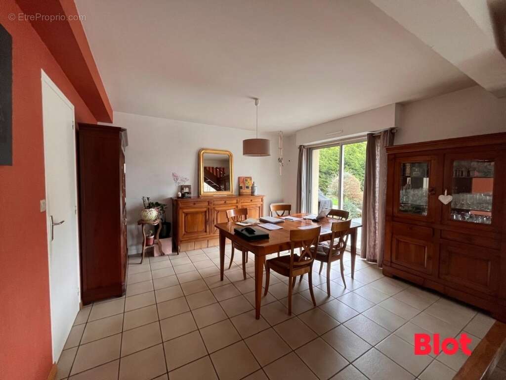 Maison à VERN-SUR-SEICHE