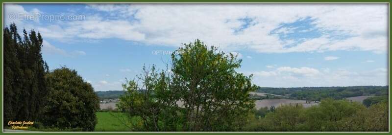 Maison à MONTMOREAU-SAINT-CYBARD