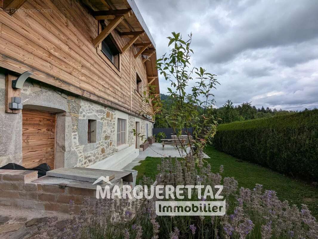 Maison à ONNION