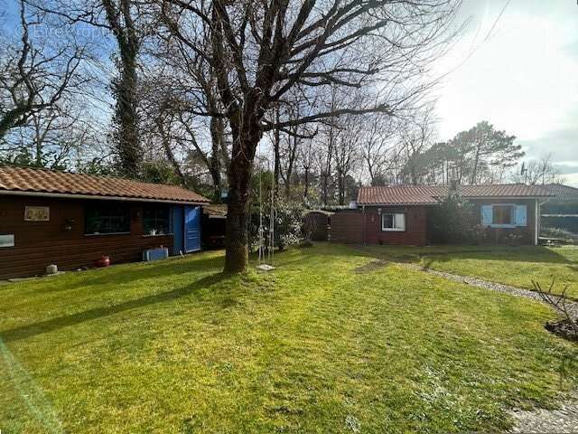 Maison à SAINTE-EULALIE-EN-BORN