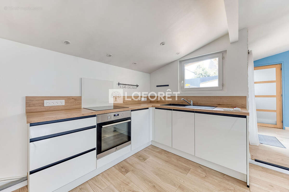 Maison de ville de plain pied  Pontault -Combault 4 pièce(s) 63.49 m2 - photo 4