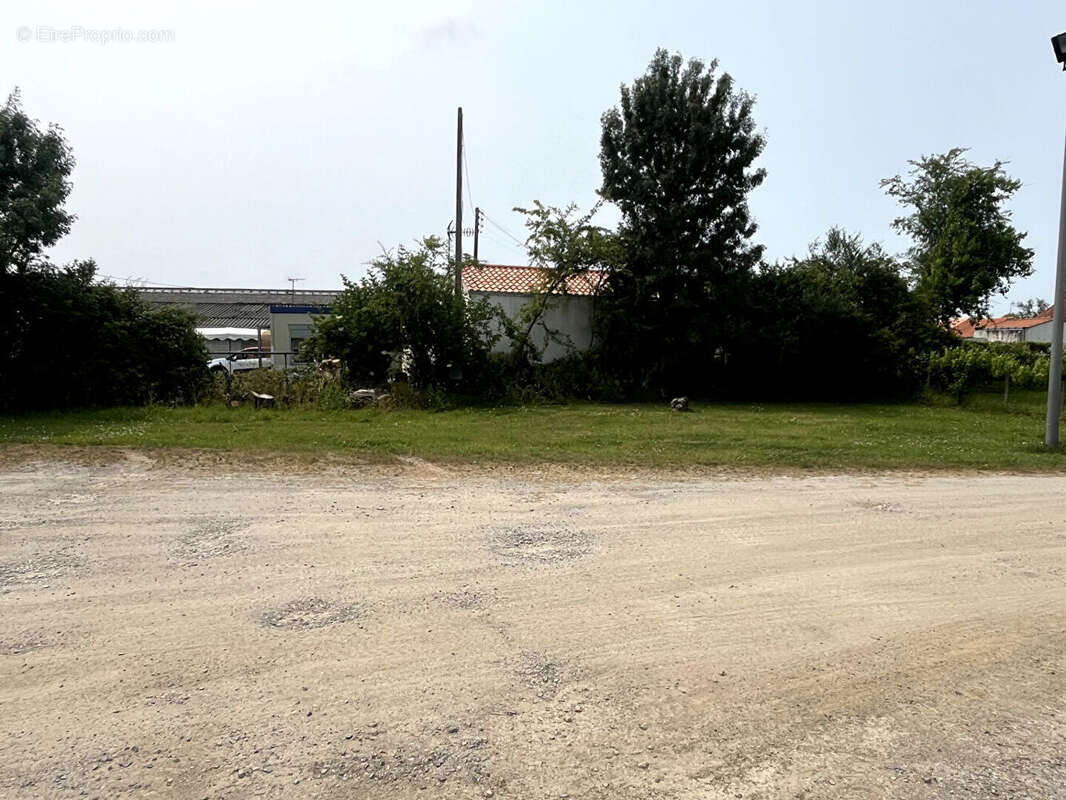 Terrain à LA GARNACHE