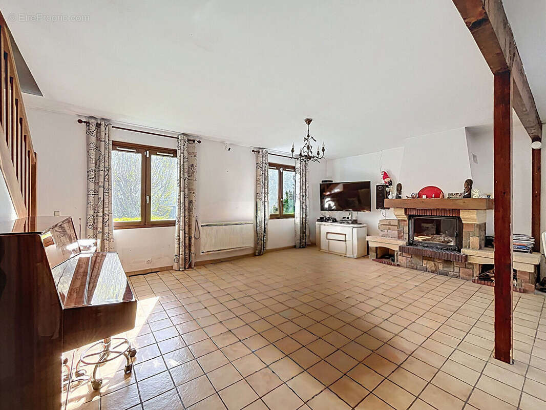 Maison à SAINT-MICHEL-SUR-ORGE