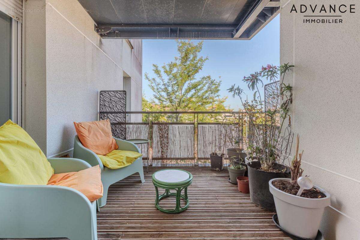 MONTRABE - Appartement T2 avec terrasse, 2 parkings & cave - photo 2