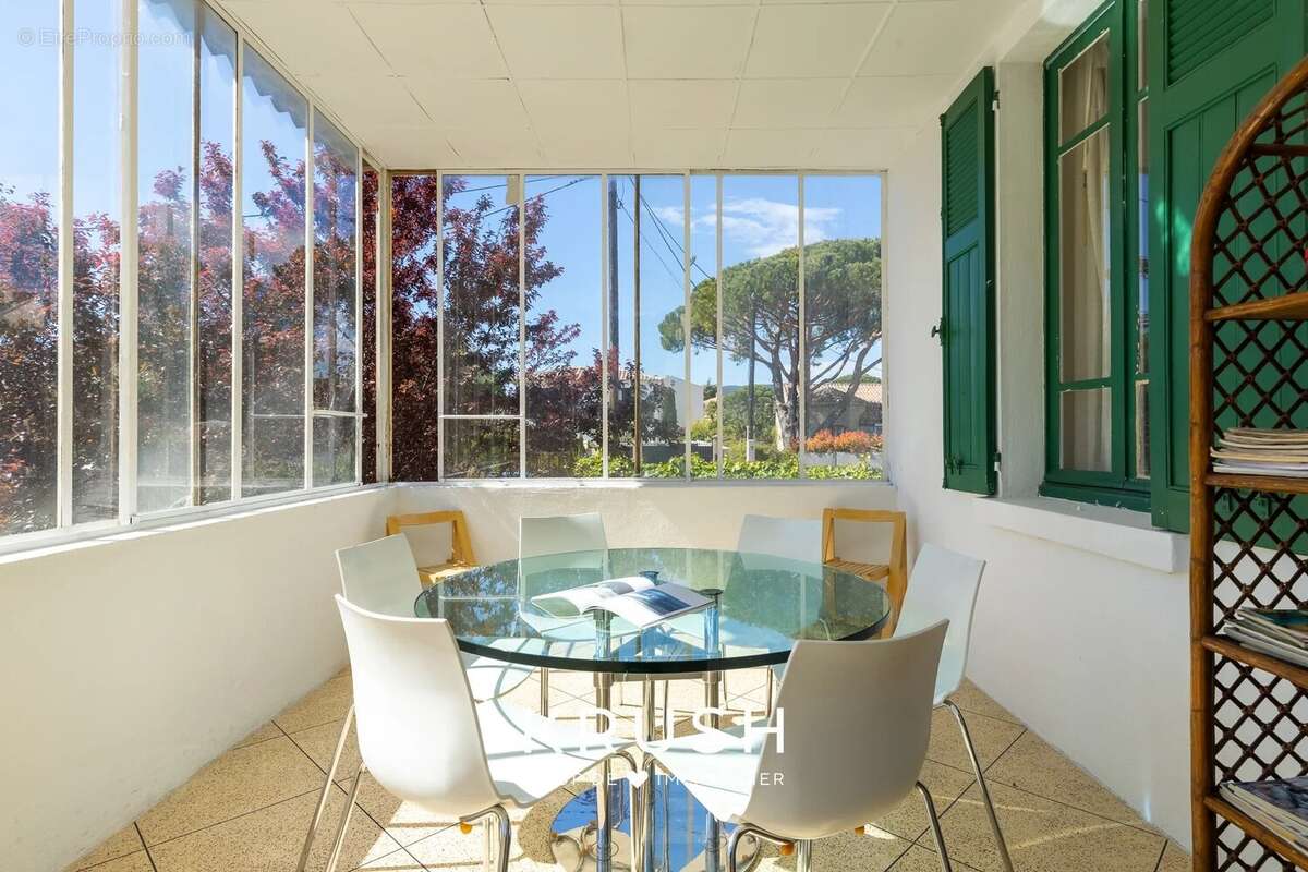 Appartement à SAINT-CYR-SUR-MER