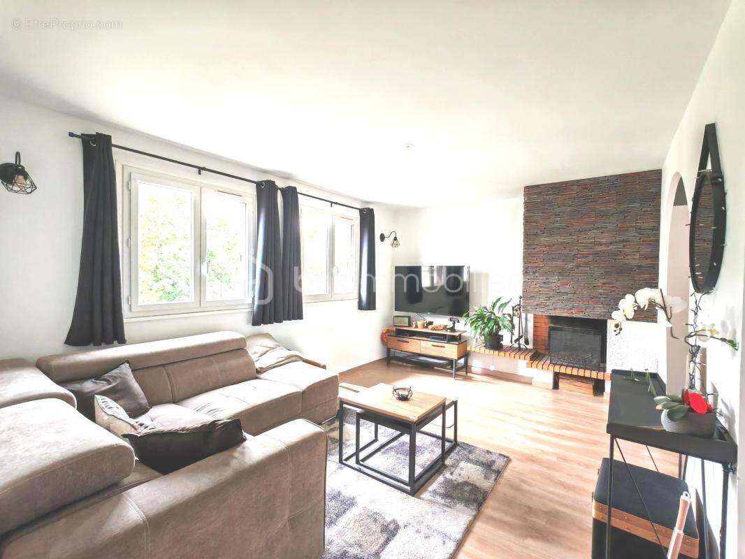 Appartement à EMERAINVILLE