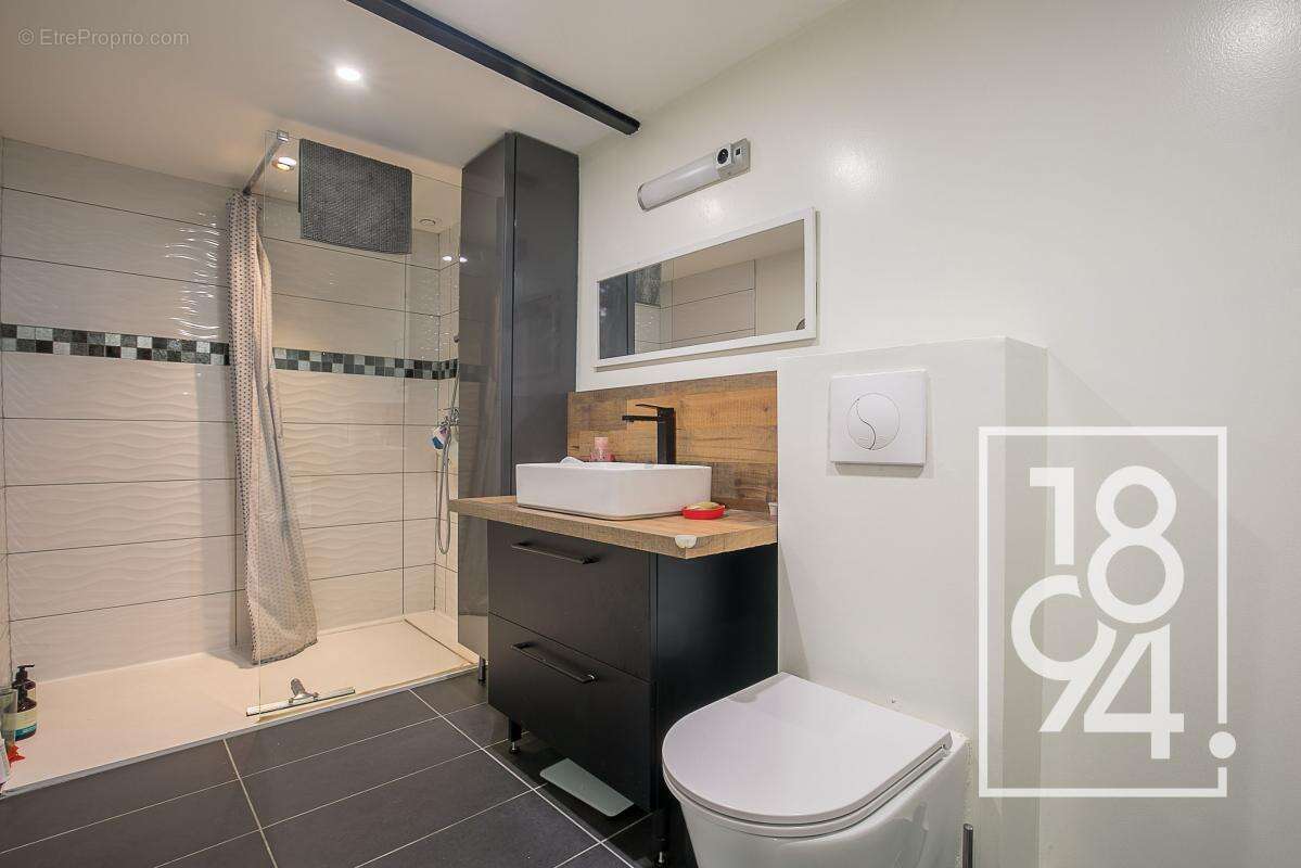 Appartement à MARSEILLE-4E