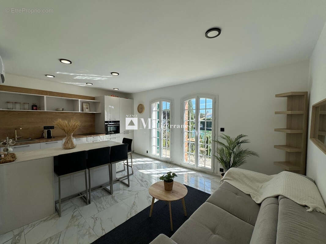 Appartement à GRIMAUD